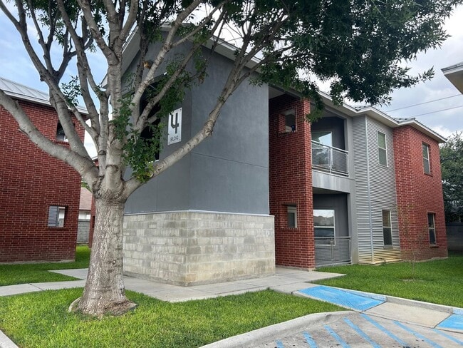Photo - 501 Shiloh Dr Unit 402