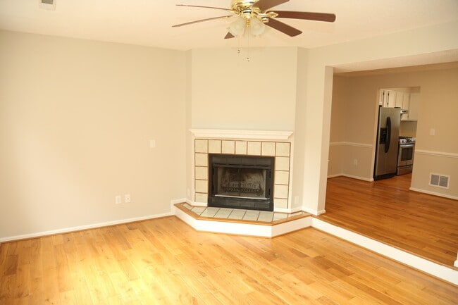Photo - 396 Wynridge Ln