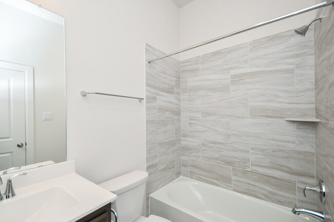 Photo - 146 Amaranth Wy