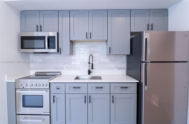 Photo - 221 SW 11th Ave Unit 1