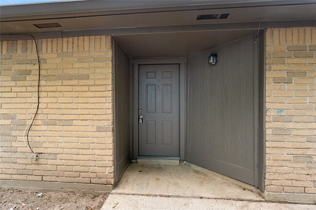 Photo - 10746 Staghill Dr