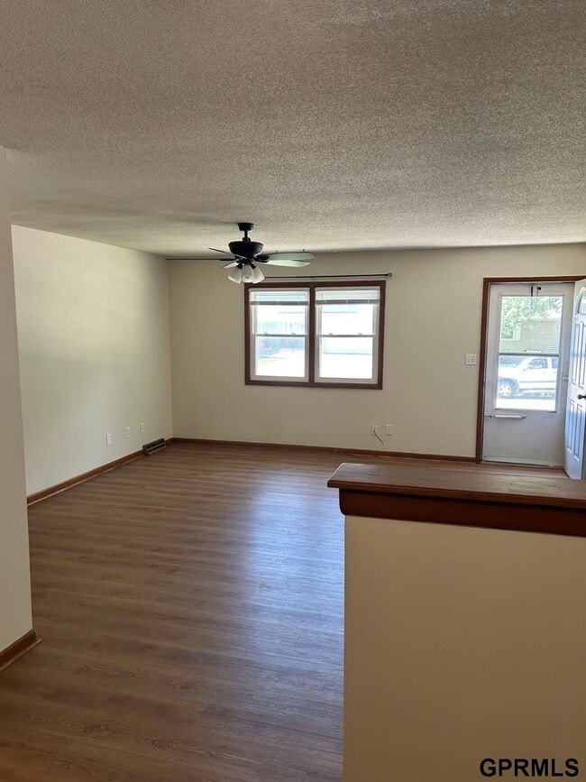 Photo - 672 N 14th Ave