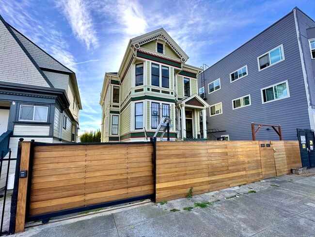 Photo - 817 Foothill Blvd Unit 817 foothill Blvd Oakland CA 9466