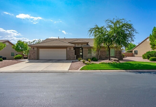 Building Photo - Beautiful Home... Don't Miss This Beauty. Won't Last...