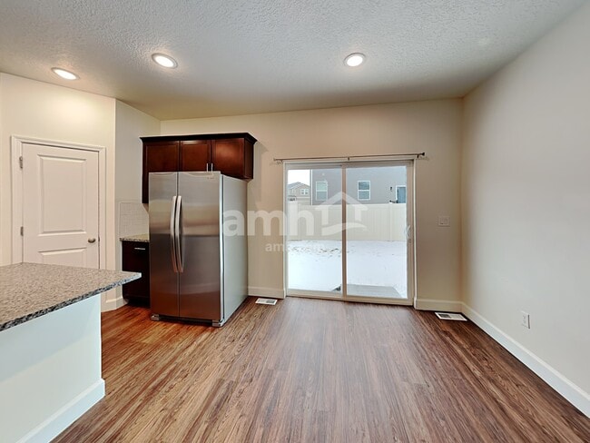 Photo - 2403 E Surry Way
