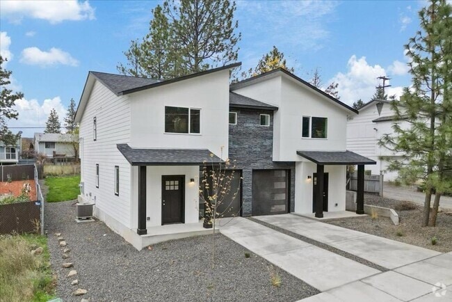 Building Photo - Modern Comfort Meets Urban Convenience – B... Rental