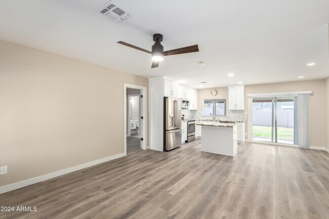 Photo - 1602 W Rockwood Dr