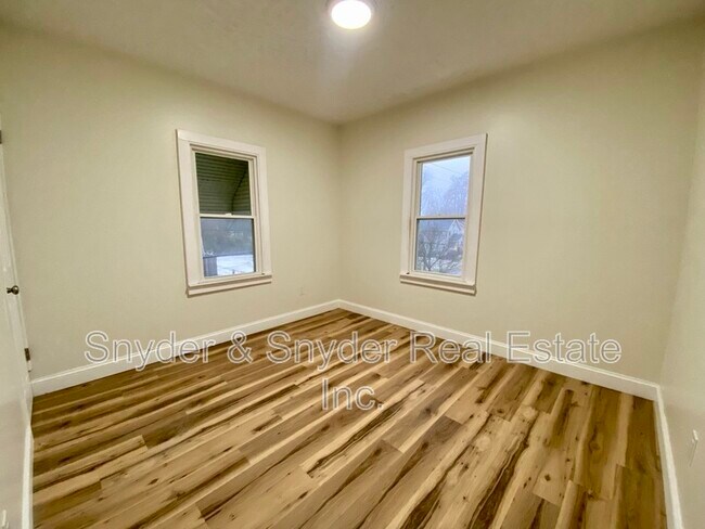 Photo - 884 Copley Rd