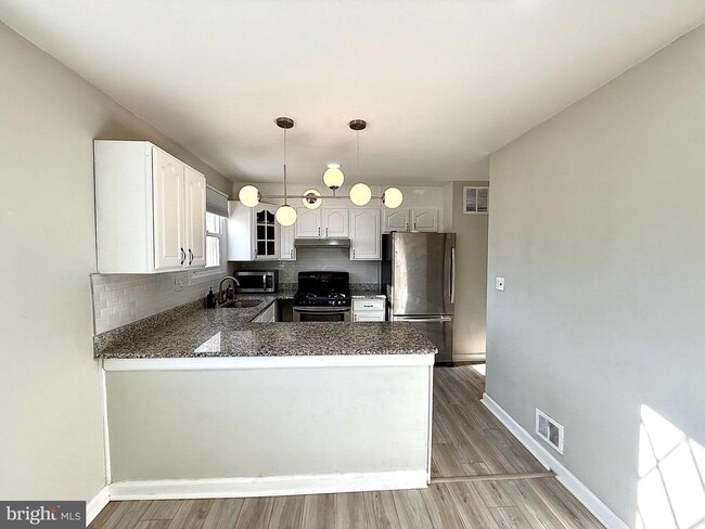 Photo - 819 Carrington Ave