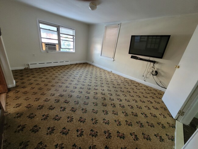 Photo - 3016 32nd St Apartments Unit 2 bed rooms by owner