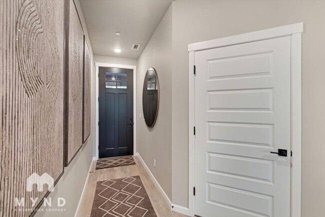 6902 NE 131st Way