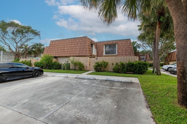 Photo - 855 Blue Ridge Cir