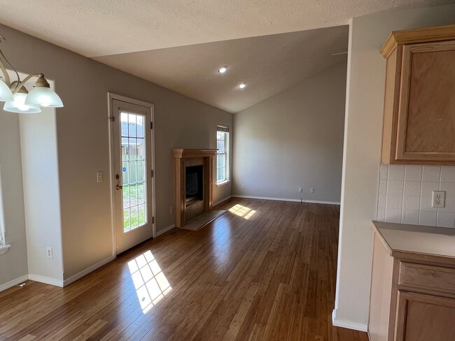 Photo - 3 Bed / 2 Bath in the Heart of Nixa