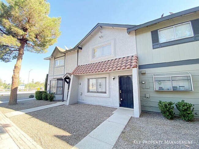 Photo - 894 Rhinegold Way