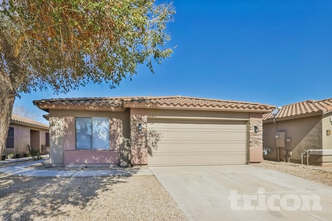 Building Photo - 43766 Elm Dr