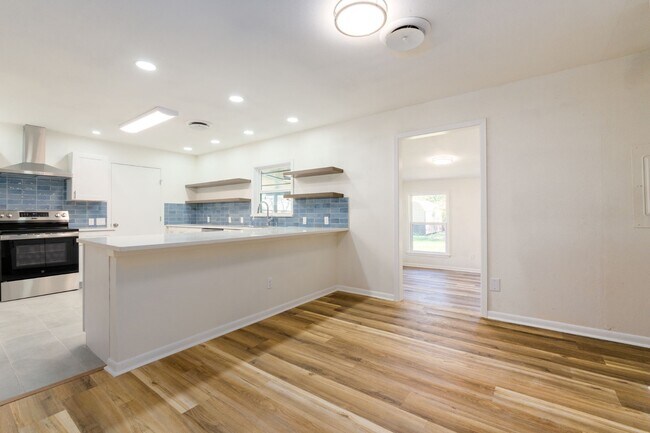 Photo - 1802 Janis Dr