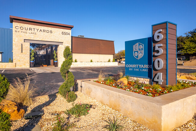 Sign - Courtyards by the Lake Rental