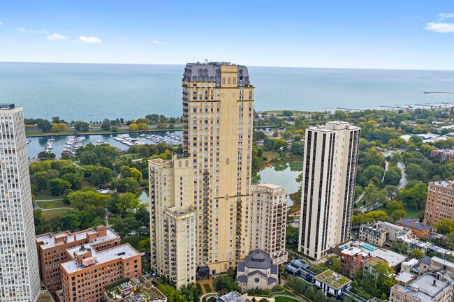 Photo - 2550 N Lakeview Ave Unit 2103N