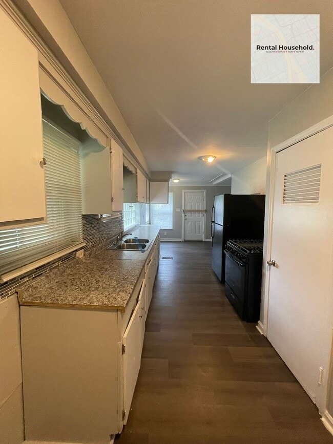 Photo - Beautiful 3 Bedroom Ranch~ Corner Lot!