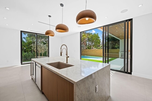 Photo - 2324 SW 26th St