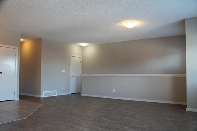 Photo - 3940 Claxton Loop SW