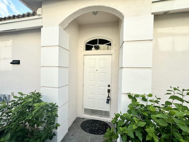 Photo - 702 Via Toscana Via