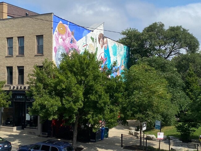 Photo - 1813 N Milwaukee Ave