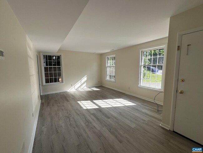Photo - 1724 Solomon Rd