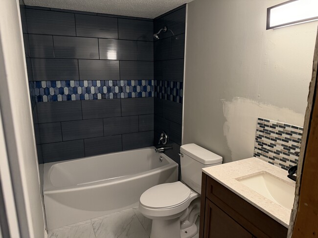 Photo - 5115 N Bellaire Ave