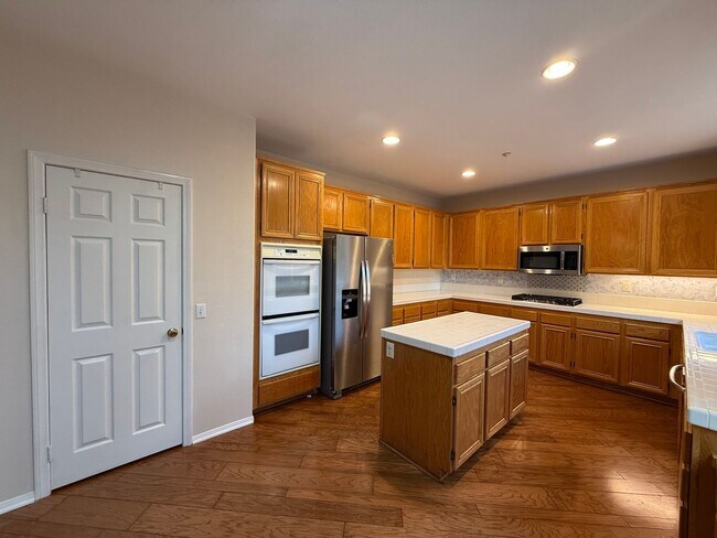 Photo - Beautiful 5B/3BA Home in Vista Available f...