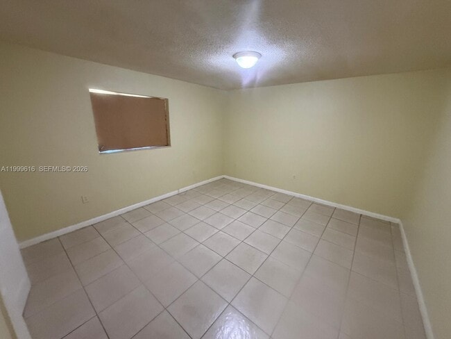 Photo - 1225 W 30th St Unidad 26