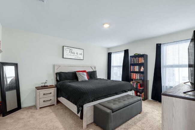 Photo - Charming 3-Bedroom Retreat with 2 Full Baths in Von Ormy!