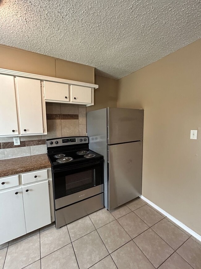 Photo - 6202 1/2 NW Elm Ave. Unit A