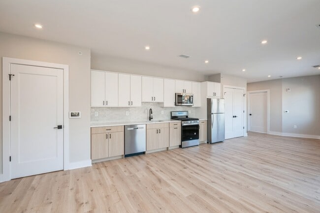 Building Photo - 203-205 Randolph Ave Rental