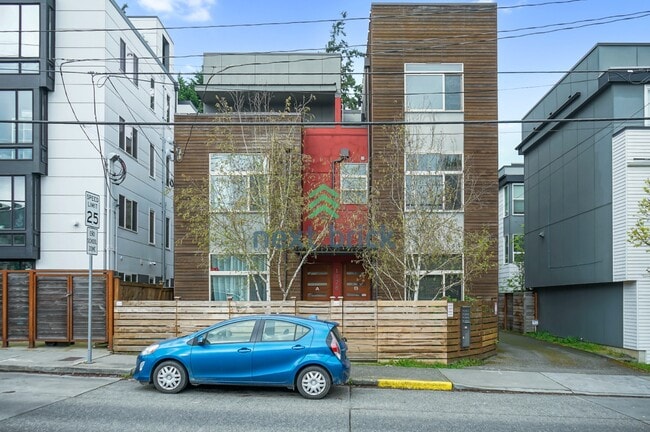 Photo - 2 BED & 1.5 BATH TOWNHOME FOR RENT