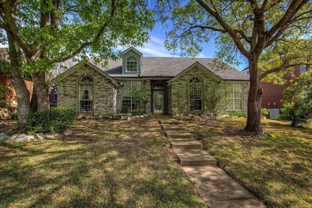 2737 Windswept Ln