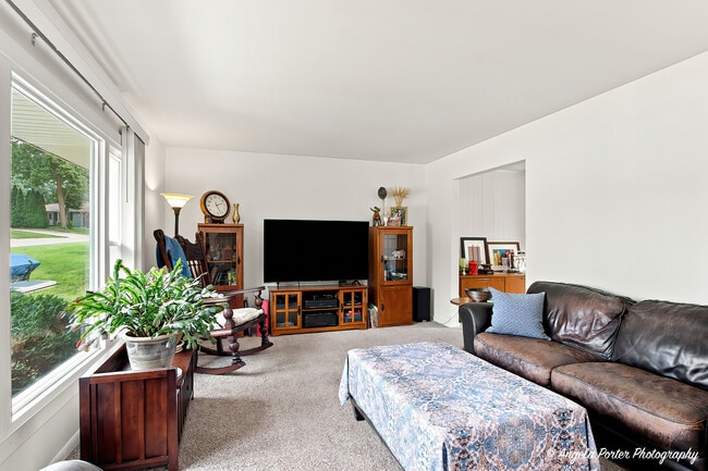 Photo - 303 Ridge St