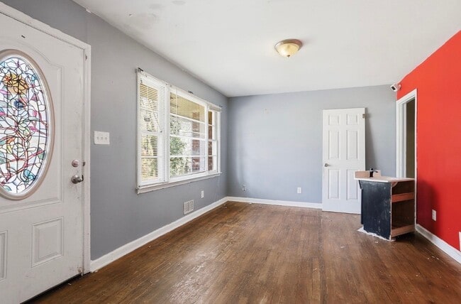 Photo - 1548 Sylvan Rd SW