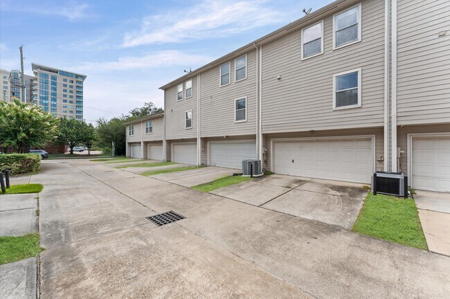 Photo - 2933 W Dallas St Unit False