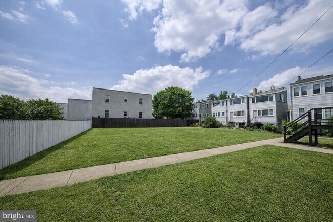 Photo - 604 17th St NE