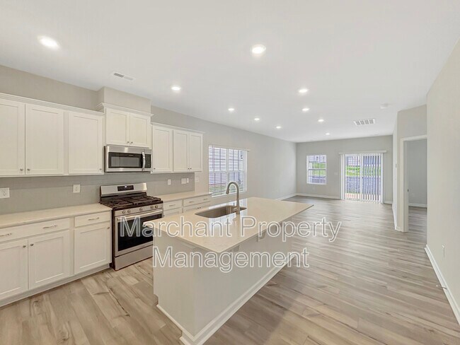 Photo - 415 Batten Rd