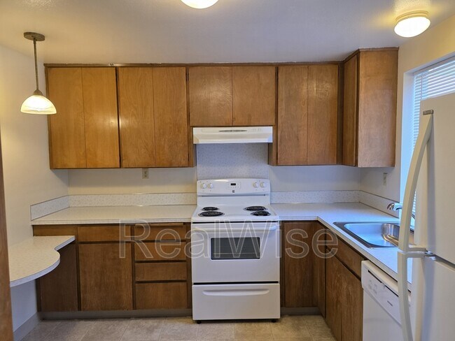 Photo - 2022 E 6th St Unit 3