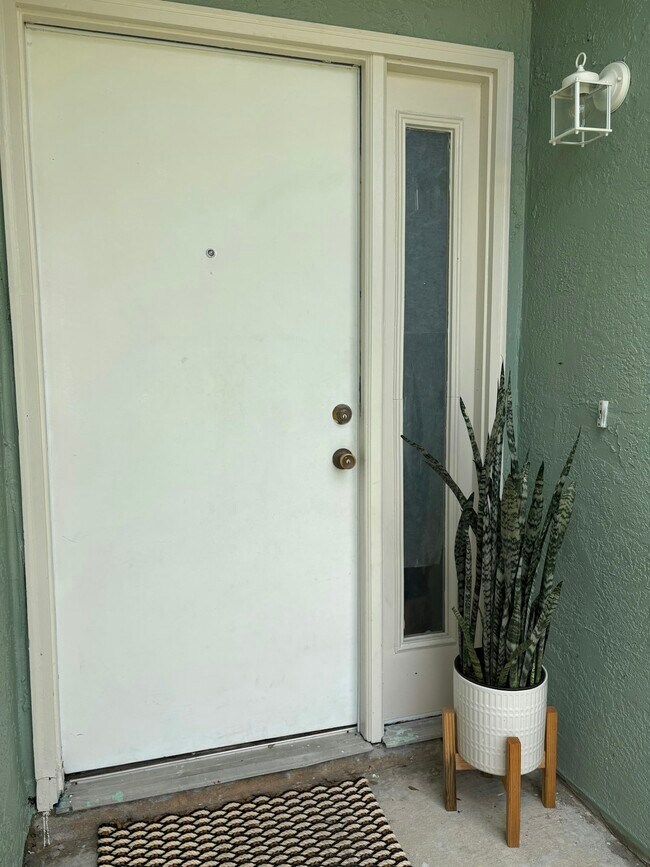 Photo - 1310 Altamont Ave NE