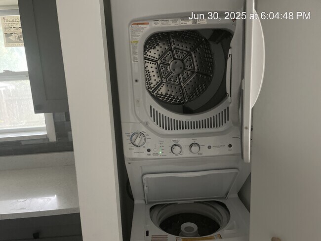 Photo - 4000 Greenwood Ave Unidad y 2