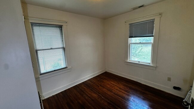 Photo - 910 E 3rd Ave