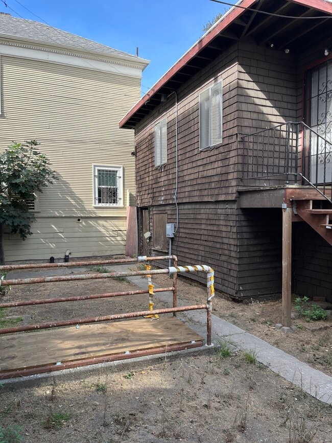 Photo - 522 25th St