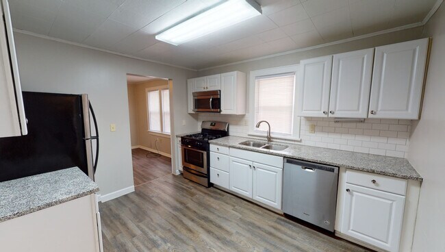 Photo - 1900 N Ball Ave Unit 1