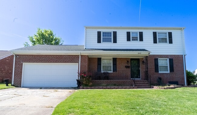 Building Photo - 3449 Petunia Cres