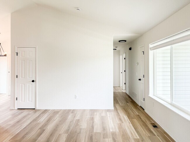 Photo - 3 Bed - 2 Bath - Fenced Yard