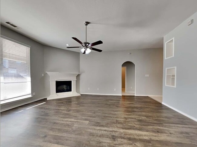 Photo - 2920 Crystal Way